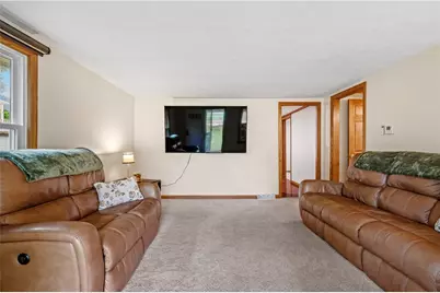 101 Leech Ln, Beaver Falls, PA 15010 - Photo 4