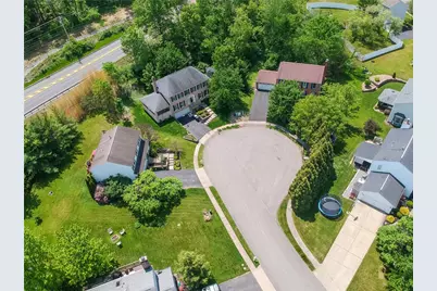 13 Bradley Ct, Cranberry Township, PA 16066 - Photo 2