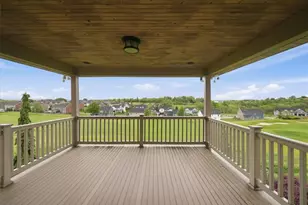 1043 Blackthorne Dr, Penn Twp, PA 15644 - Photo 32