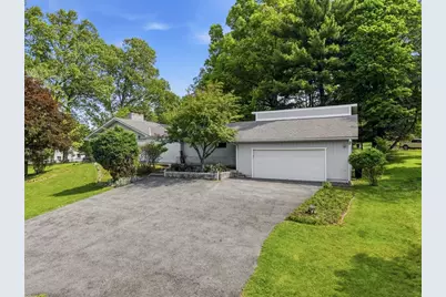 101 Buhlmont Dr, Leet Township, PA 15143 - Photo 2
