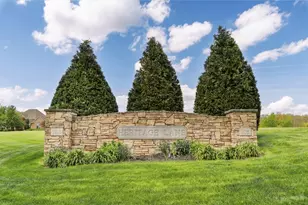 108 Heritage Ln, Center Township, PA 16001 - Photo 4