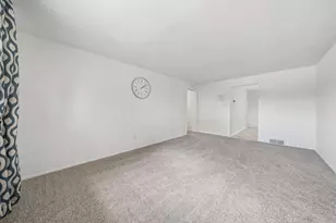 44 Chris Ct, Pittsburgh, PA 15239 - Photo 6