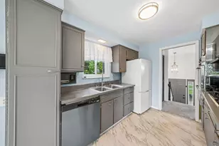 44 Chris Ct, Pittsburgh, PA 15239 - Photo 10