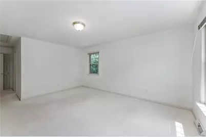358 W Jefferson Rd, Jefferson Township, PA 16002 - Photo 16