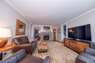 1007 Jefferson Heights Rd, Pittsburgh, PA 15235 - Photo 2