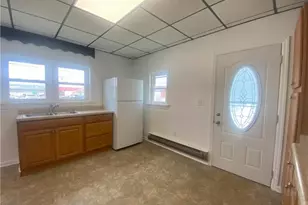 202 S 3rd St, Youngwood, PA 15697 - Photo 6
