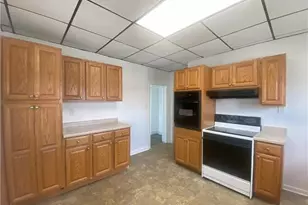 202 S 3rd St, Youngwood, PA 15697 - Photo 4