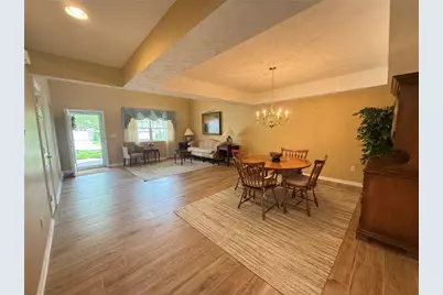 411 Chestnut Ln, Allegheny Township, PA 15613 - Photo 2
