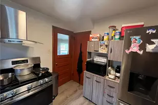 1424 Senior Dr, Pittsburgh, PA 15227 - Photo 10