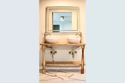 428 Donna St, Pittsburgh, PA 15224 - Photo 10
