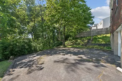 690 Blue Ridge Rd, Pittsburgh, PA 15239 - Photo 28