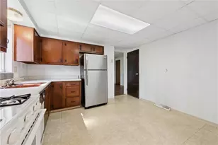 690 Blue Ridge Rd, Pittsburgh, PA 15239 - Photo 8