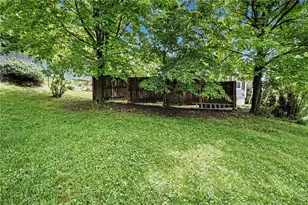 957 Orchard Ave, Greensburg, PA 15601 - Photo 34