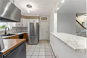 415 Pershing Dr, New Kensington, PA 15068 - Photo 10
