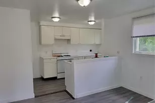2735 Zephyr Ave, Pittsburgh, PA 15204 - Photo 6