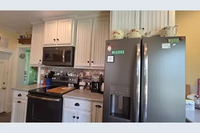 1329 Hancock Avenue, Vandergrift, PA 15690 - Photo 2