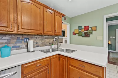 2308 Beaufort Ave, Pittsburgh, PA 15226 - Photo 10