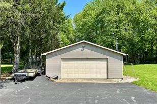 3442 Carmela Dr, Neshannock Township, PA 16105 - Photo 4