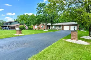 3442 Carmela Dr, Neshannock Township, PA 16105 - Photo 2