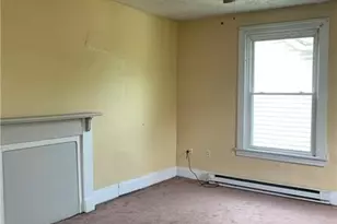140 McGovern Blvd, Coraopolis, PA 15046 - Photo 4
