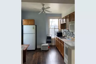 140 McGovern Blvd, Coraopolis, PA 15046 - Photo 4