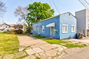1202 Irwin St, Aliquippa, PA 15001 - Photo 2