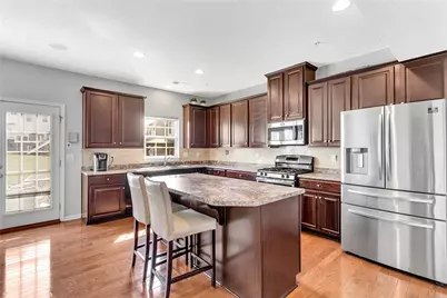 356 Sunrise Dr, Carnegie, PA 15106 - Photo 8