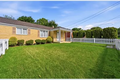 345 Roosevelt Avenue, McKees Rocks, PA 15136 - Photo 2