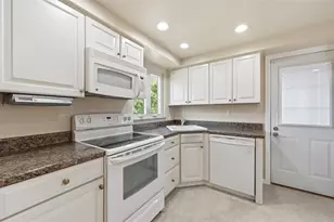 345 Roosevelt Ave, McKees Rocks, PA 15136 - Photo 12