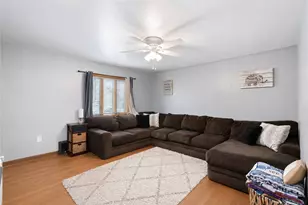 412 Phillips Ave, Stowe Township, PA 15136 - Photo 4