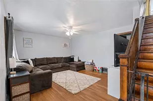 412 Phillips Ave, Stowe Township, PA 15136 - Photo 2