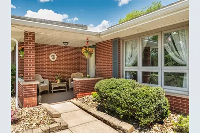 107 Longvue Dr, Harmony Boro, PA 16037 - Photo 2