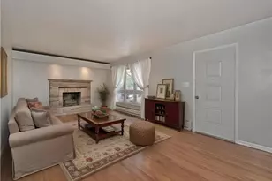 107 Longvue Dr, Harmony Boro, PA 16037 - Photo 6
