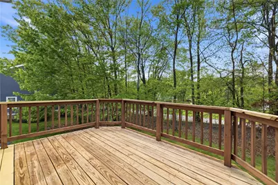 402 Monmouth Dr, Cranberry Township, PA 16066 - Photo 8