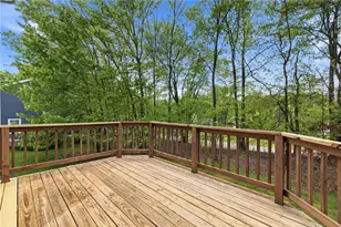 402 Monmouth Dr, Cranberry Township, PA 16066 - Photo 8