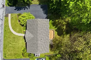 402 Monmouth Dr, Cranberry Township, PA 16066 - Photo 10