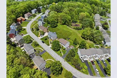 402 Monmouth Dr, Cranberry Township, PA 16066 - Photo 14