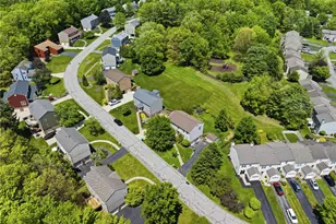 402 Monmouth Dr, Cranberry Township, PA 16066 - Photo 14