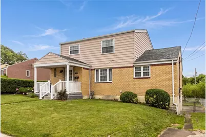 390 Roosevelt Avenue, Stowe Township, PA 15136 - Photo 4