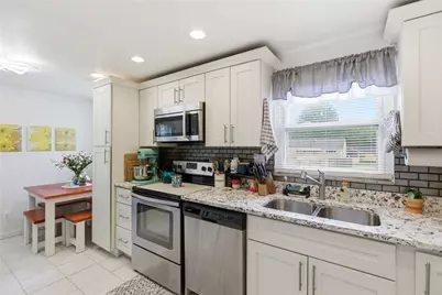 390 Roosevelt Avenue, Stowe Township, PA 15136 - Photo 14