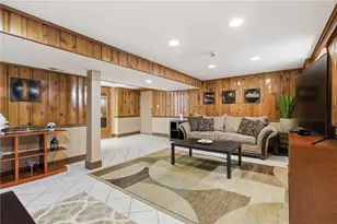 390 Roosevelt Ave, Stowe Township, PA 15136 - Photo 34