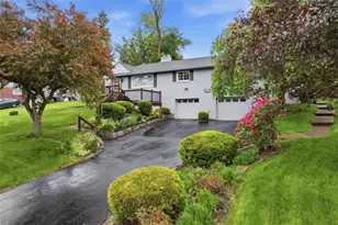 2621 Milford Dr, Bethel Park, PA 15102 - Photo 2