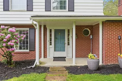116 Hawthorne Dr, Wilkins Township, PA 15235 - Photo 4