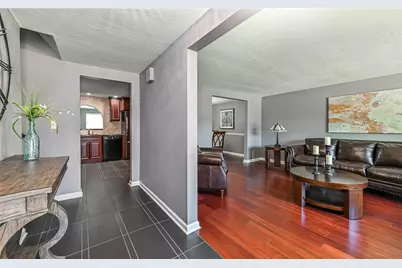 101 Upper Dr, Ross Twp, PA 15214 - Photo 2