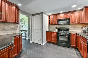 101 Upper Dr, Ross Twp, PA 15214 - Photo 8