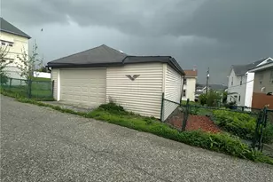 309 Washington St, Mt Pleasant Boro, PA 15666 - Photo 16