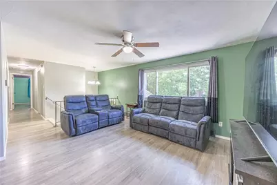 528 Macbeth Dr, Pittsburgh, PA 15235 - Photo 4