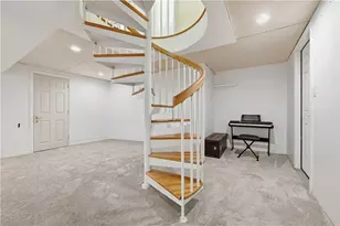 132 Circle Dr, Ross Twp, PA 15237 - Photo 24