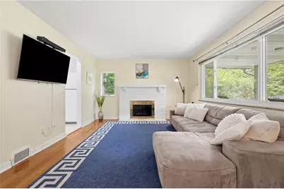 132 Circle Dr, Ross Twp, PA 15237 - Photo 6