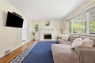 132 Circle Dr, Ross Twp, PA 15237 - Photo 6